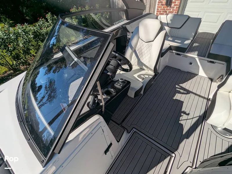 Slide: The Image of Yamaha 222SE 2024 - 16020399