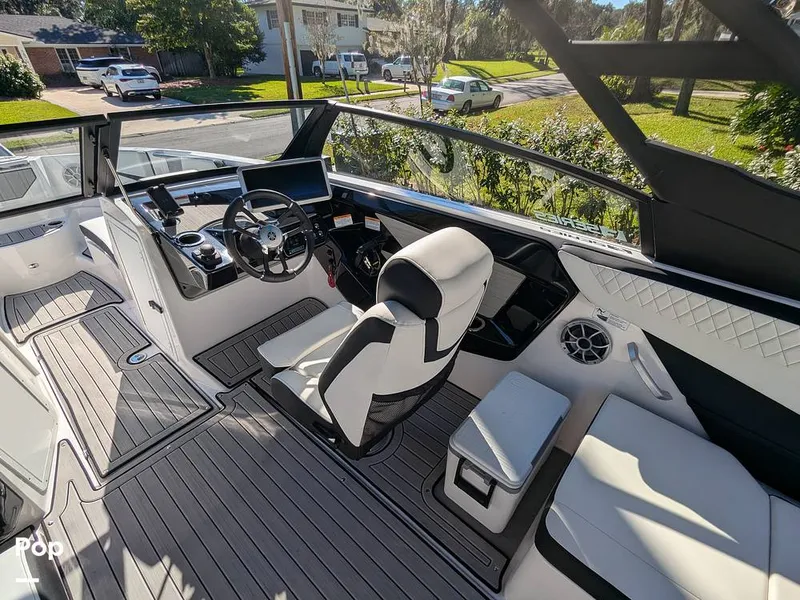 Slide: The Image of Helm - 16020381