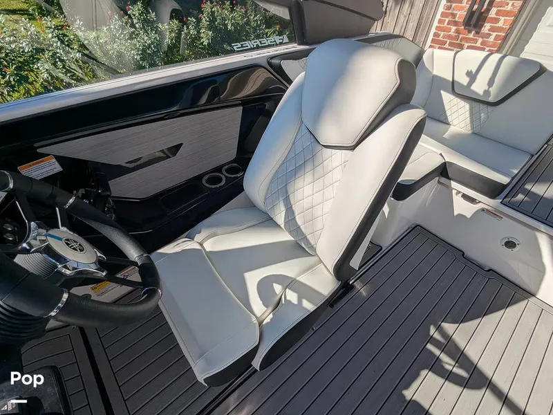 Slide: The Image of Yamaha 222SE 2024 - 16020419