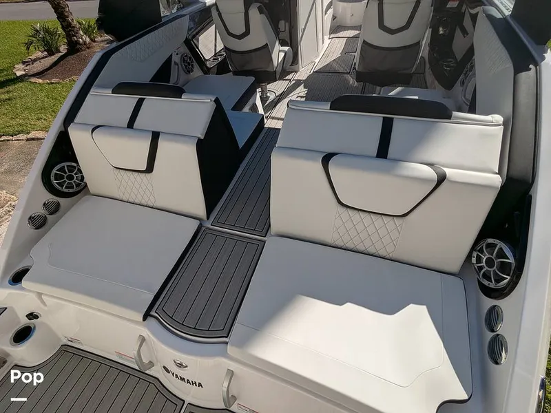 Slide: The Image of Transom Seating - 16020377