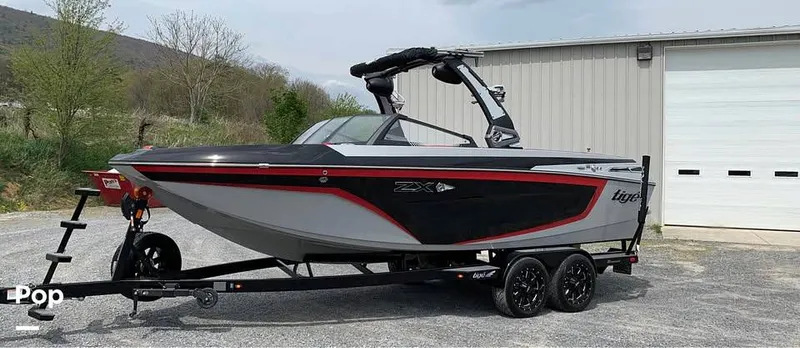 Slide: The Image of Tige 23ZX 2021 - 15890076