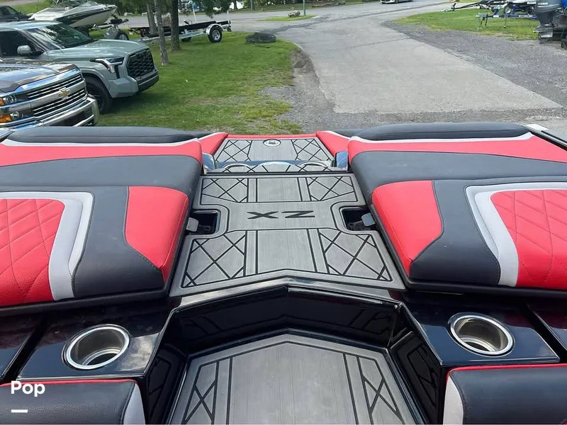 Slide: The Image of Tige 23ZX 2021 - 15890083