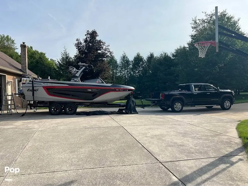 Slide: The Image of Tige 23ZX 2021 - 15890077