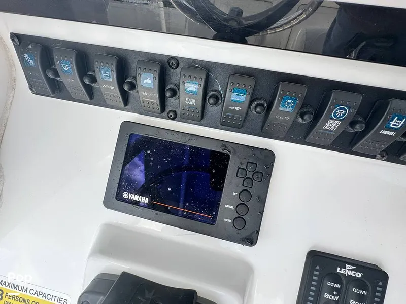 Slide: The Image of Sea Hunt Ultra 235 SE 2018 - 15876725