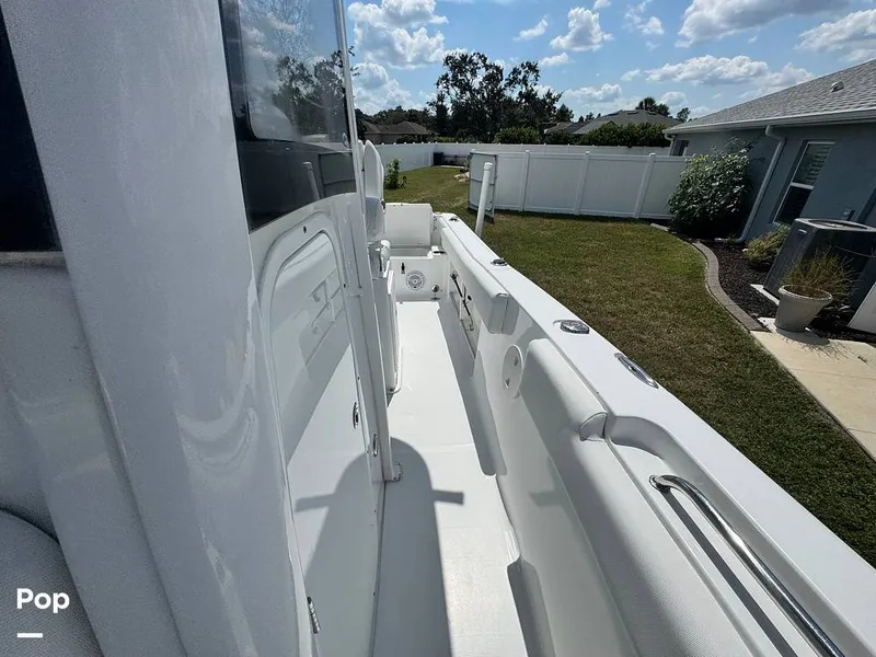 Slide: The Image of Sea Hunt Ultra 235 SE 2018 - 15876734