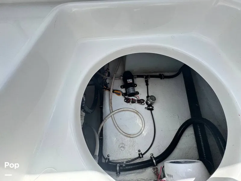 Slide: The Image of Sea Hunt Ultra 235 SE 2018 - 15876741