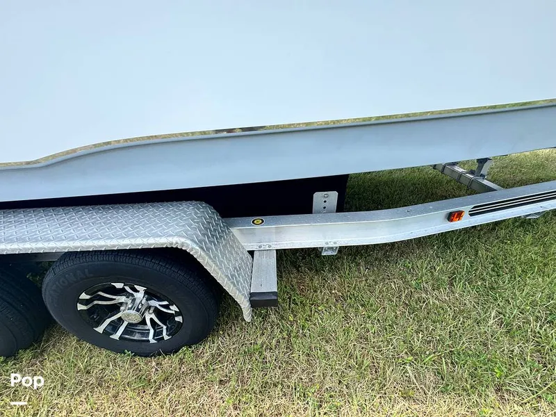 Slide: The Image of Sea Hunt Ultra 235 SE 2018 - 15876759