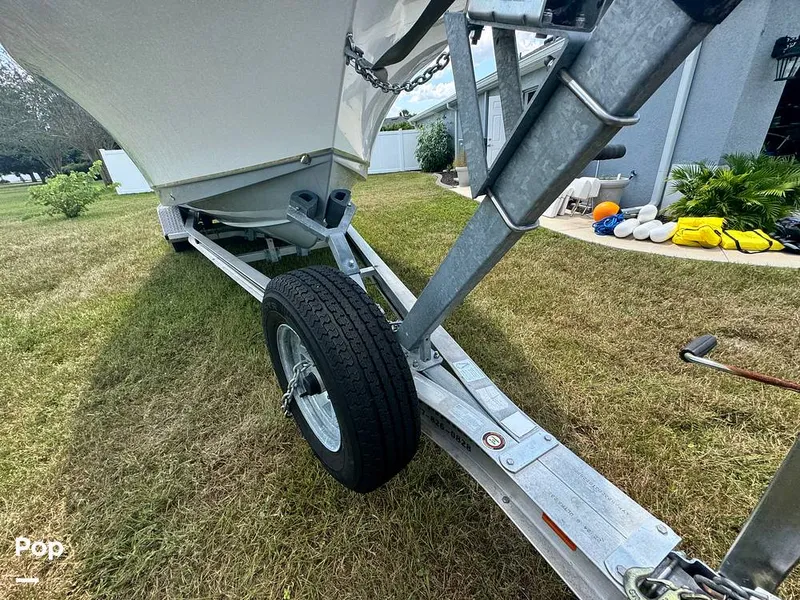 Slide: The Image of Sea Hunt Ultra 235 SE 2018 - 15876768