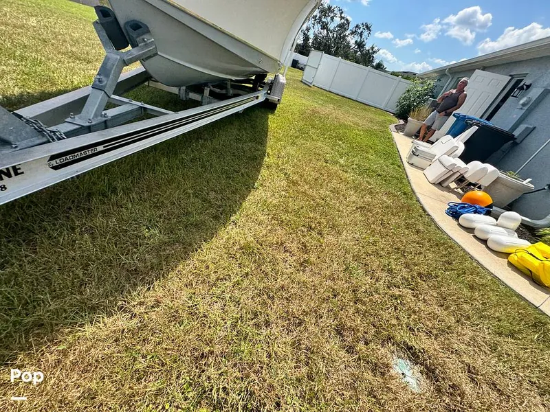 Slide: The Image of Sea Hunt Ultra 235 SE 2018 - 15876781