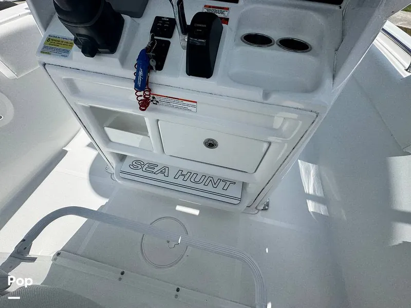 Slide: The Image of Sea Hunt Ultra 235 SE 2018 - 15876719