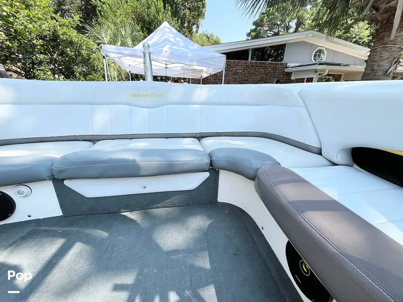 Slide: The Image of Cockpit Seating - 15873650