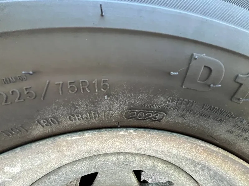 Slide: The Image of Tire Date Code - 15873618