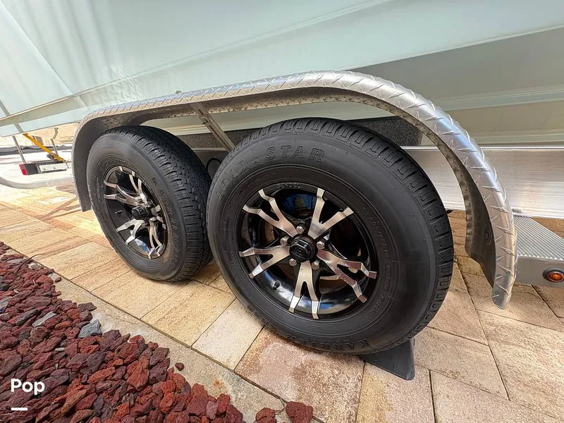 Slide: The Image of Sea Pro 240 DLX 2025 - 15909832