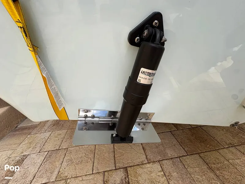 Slide: The Image of Sea Pro 240 DLX 2025 - 15971025