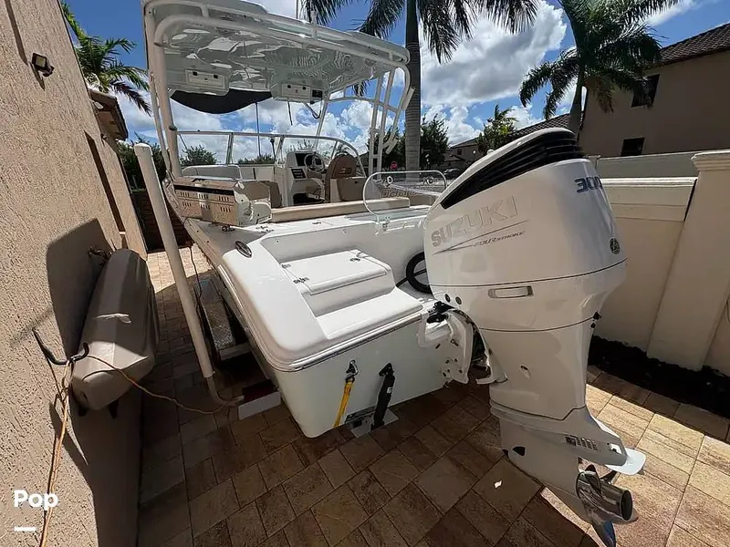 Slide: The Image of Sea Pro 240 DLX 2025 - 15971023