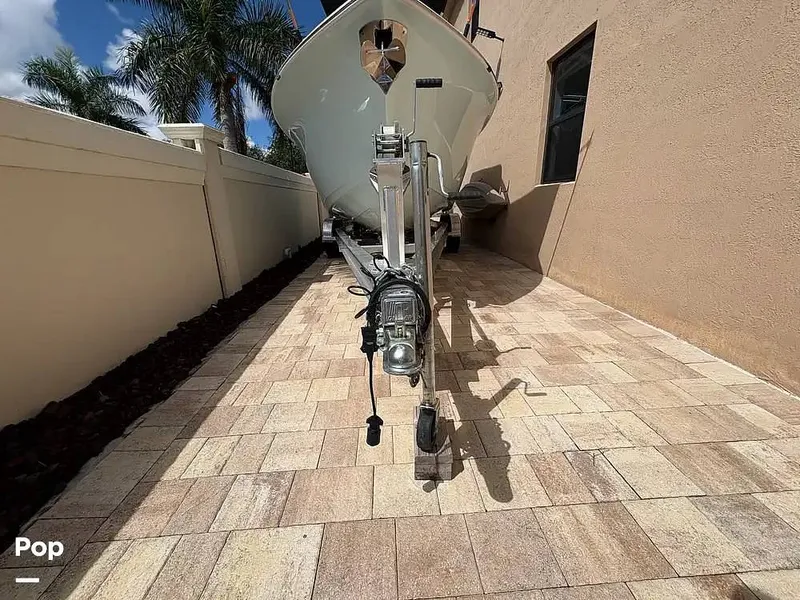 Slide: The Image of Sea Pro 240 DLX 2025 - 15971028