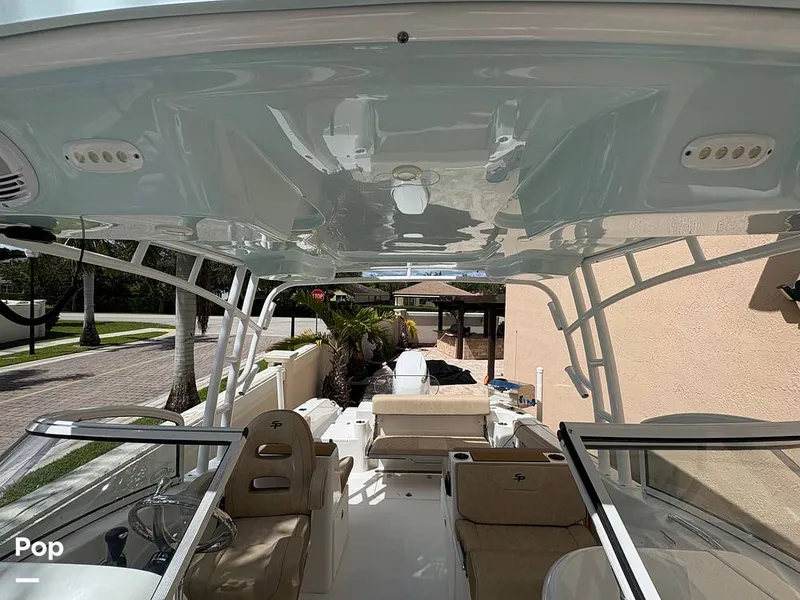 Slide: The Image of Sea Pro 240 DLX 2025 - 15949136