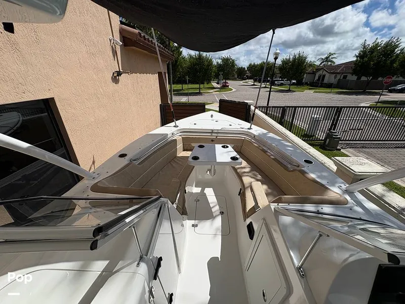 Slide: The Image of Sea Pro 240 DLX 2025 - 15949075