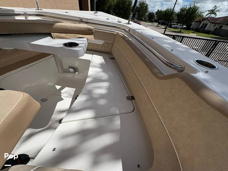 Slide: The Image of Sea Pro 240 DLX 2025 - 15949111