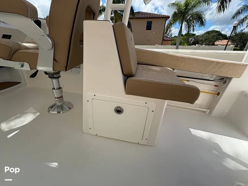 Slide: The Image of Sea Pro 240 DLX 2025 - 15909856