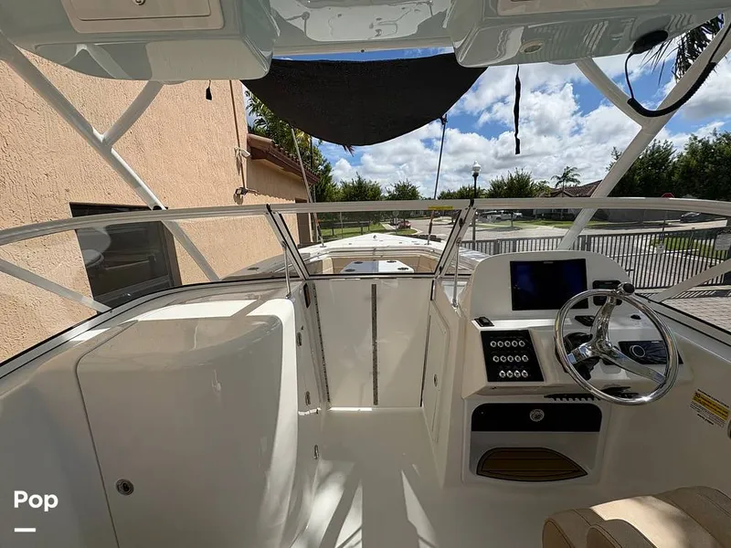 Slide: The Image of Sea Pro 240 DLX 2025 - 15949067