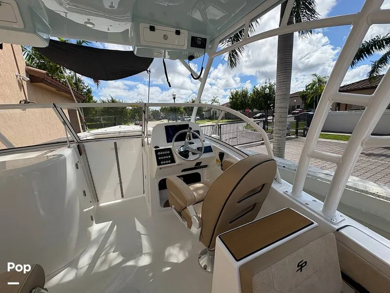 Slide: The Image of Sea Pro 240 DLX 2025 - 15949068