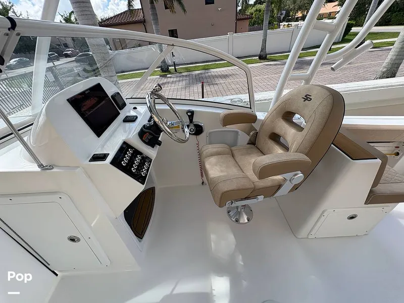 Slide: The Image of Sea Pro 240 DLX 2025 - 15949036