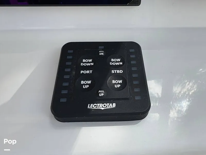 Slide: The Image of Sea Pro 240 DLX 2025 - 15949055