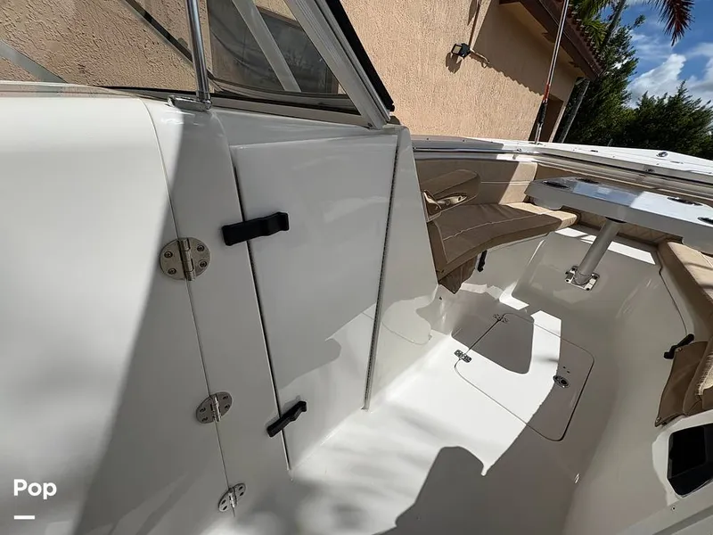 Slide: The Image of Sea Pro 240 DLX 2025 - 15949064