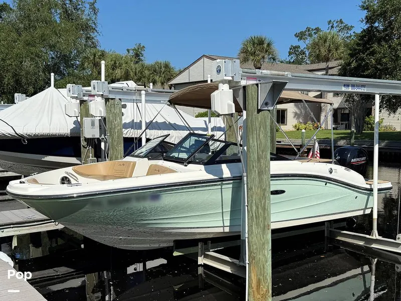 Slide: The Image of Attractive Neo Mint Green Hull - 15874616