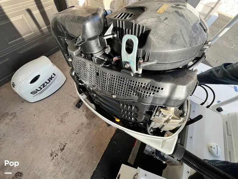 Slide: The Image of Tiburon ZX-22 2019 - 16085390