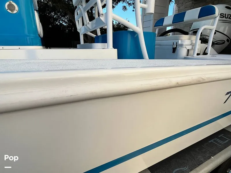 Slide: The Image of Tiburon ZX-22 2019 - 16085411