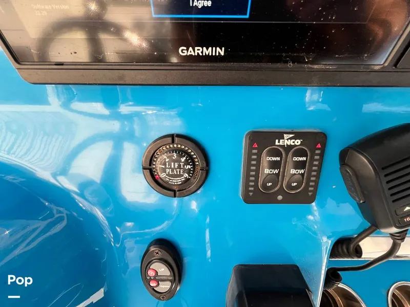 Slide: The Image of Tiburon ZX-22 2019 - 16085339