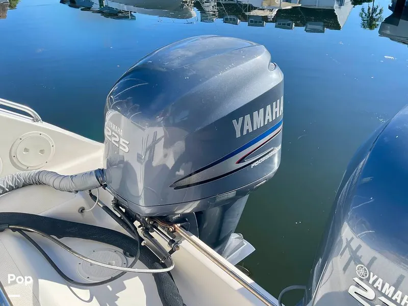 Slide: The Image of Pursuit 3070 Offshore CC 2003 - 16032743