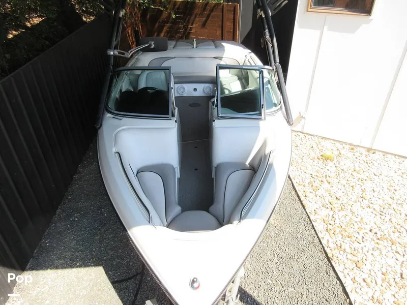 Slide: The Image of Long Shot Bow Seating - 15914774