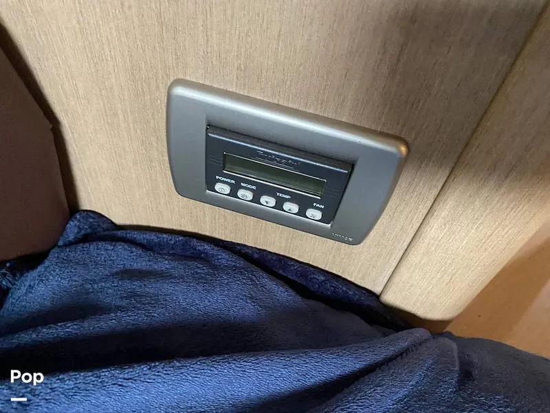 Slide: The Image of Sea Ray 330 Sundancer 2015 - 15895208