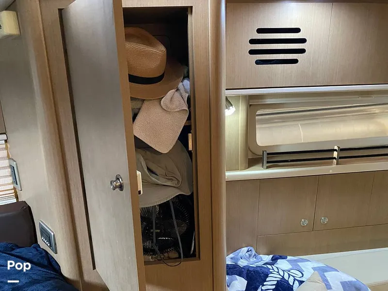 Slide: The Image of Sea Ray 330 Sundancer 2015 - 15895209