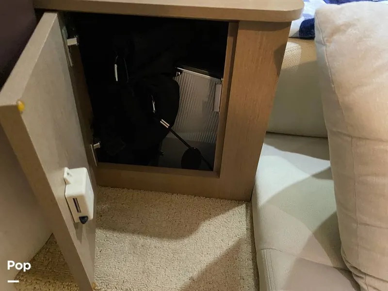 Slide: The Image of Sea Ray 330 Sundancer 2015 - 15895210