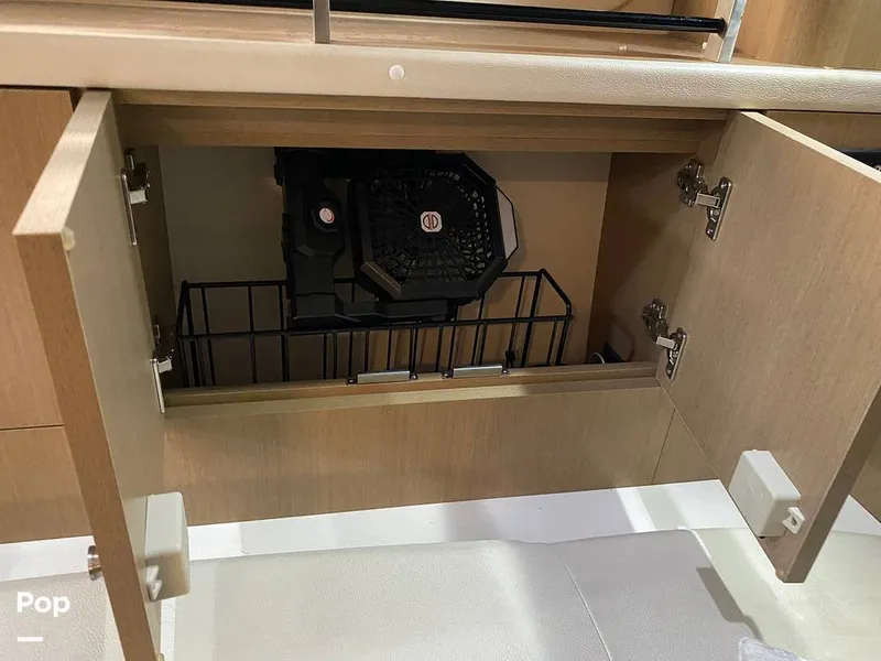 Slide: The Image of Sea Ray 330 Sundancer 2015 - 15895212