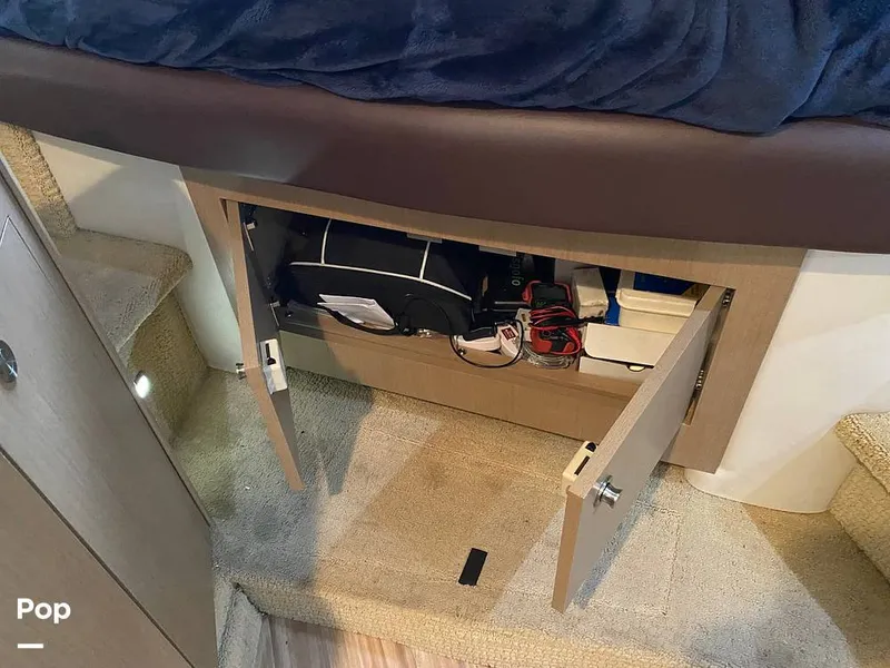 Slide: The Image of Sea Ray 330 Sundancer 2015 - 15895222