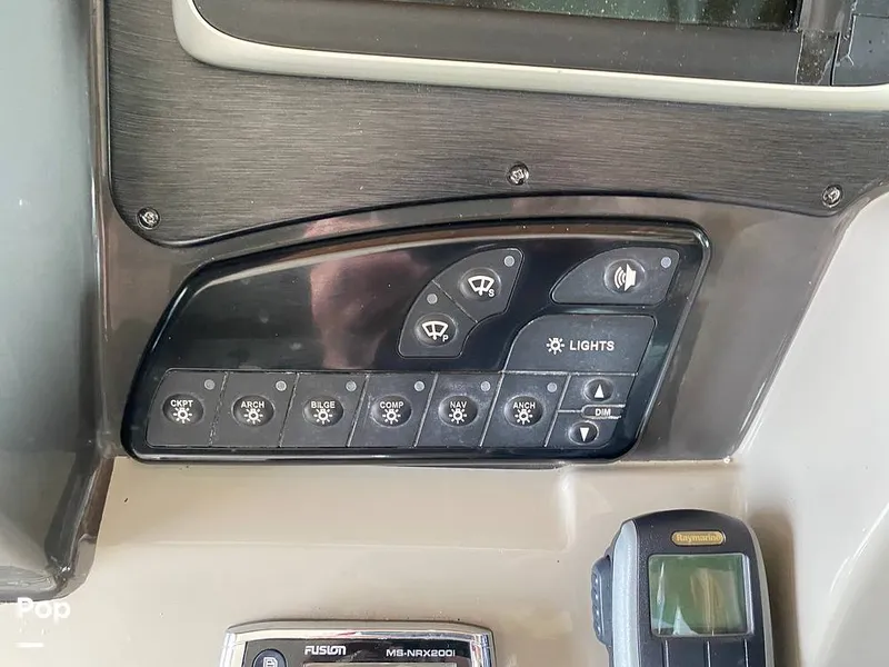 Slide: The Image of Sea Ray 330 Sundancer 2015 - 15895245