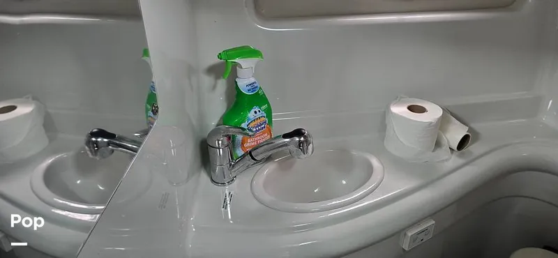 Slide: The Image of Crownline Boats 264 CR 2018 - 15858218