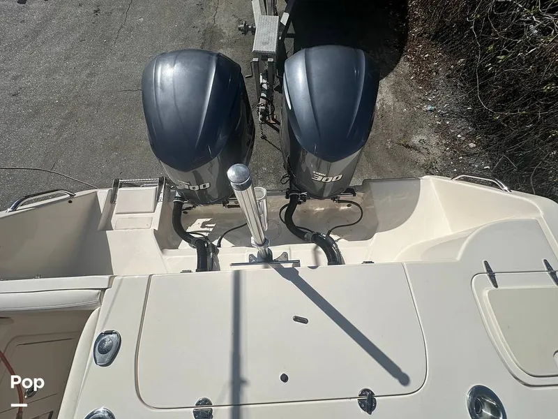 Slide: The Image of Grady-White 307 Freedom 2019 - 15983428