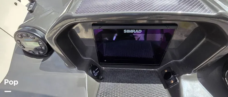 Slide: The Image of Bayliner VR6 2021 - 15888396