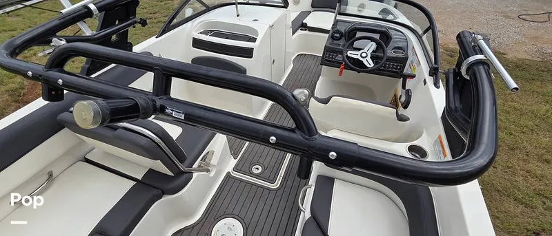 Slide: The Image of Bayliner VR6 2021 - 15888492