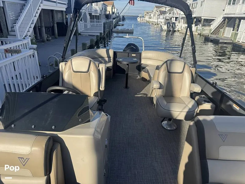 Slide: The Image of Viaggio Lago L22U 2023 - 15972766