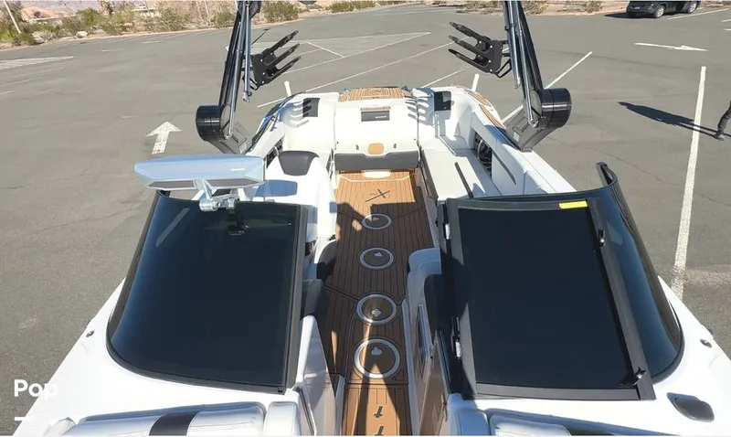 Slide: The Image of Mastercraft X24 2024 - 16171010