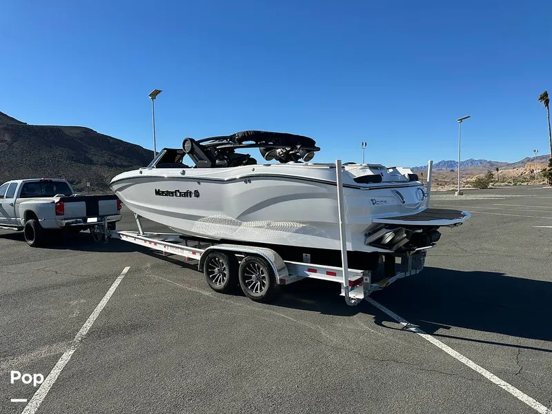 Slide: The Image of Mastercraft X24 2024 - 16171119