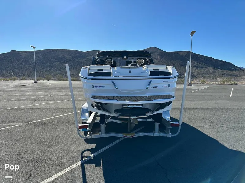 Slide: The Image of Mastercraft X24 2024 - 16171120