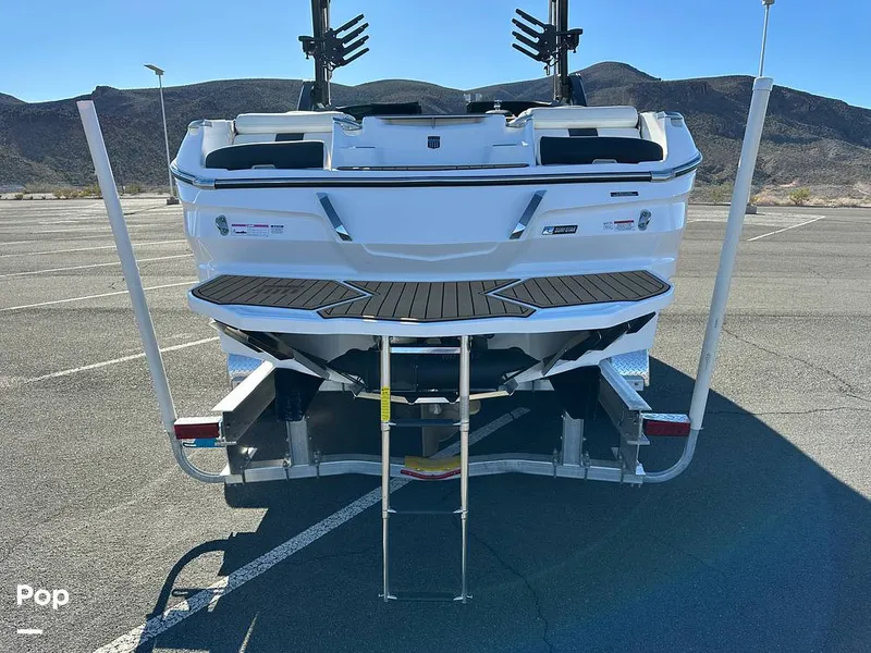 Slide: The Image of Mastercraft X24 2024 - 16171126